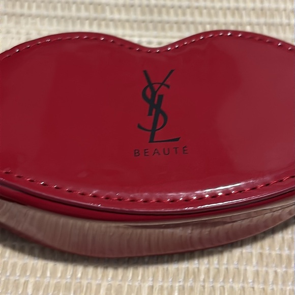 YSL Red Lip-Shaped Clutch - Picture 4 of 8